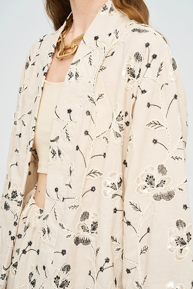 Kadın Çiçek Ve Yaprak Nakışlı Pullu Kimono - Resim 2