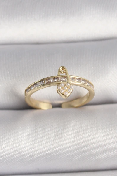 Pirinç Gold Renk Zirkon Taşlı İnci Detay Kilit Kalp Figür Ayarlanabilir Yüzük ürün görseli 1