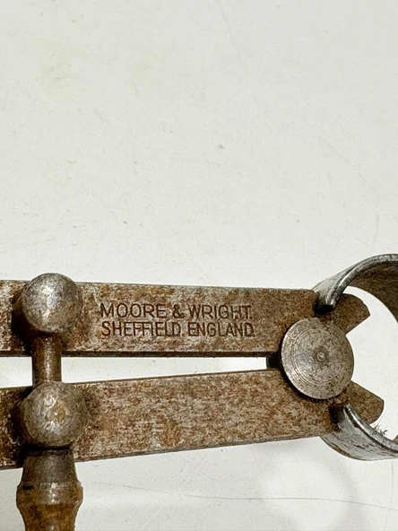 Moore & Wright Antika Kollu Marangoz Pergeli - Resim 4