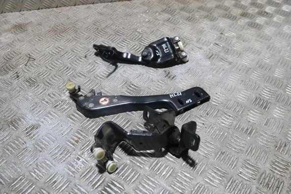 Sürgülü Kapı Alt Makara Sol Ford Transıt V364 Bm 14- (Oem No: Bk21 V25001 Ak) ürün görseli 1