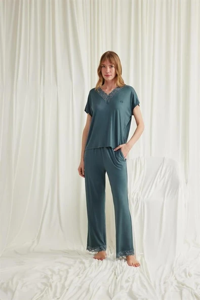 Kısa Kollu V Yakalı Dantelli Pijama Takımı ürün görseli 1