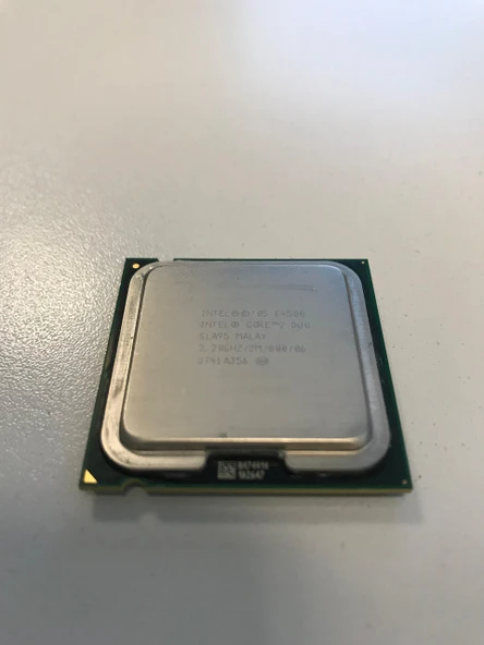 Intel Core 2 Duo E4500 İşlemci Kutusu (Soket 775, 2,2GHz, 800MHz FSB, 65nm, 2MB L2 önbellek) ürün görseli 1