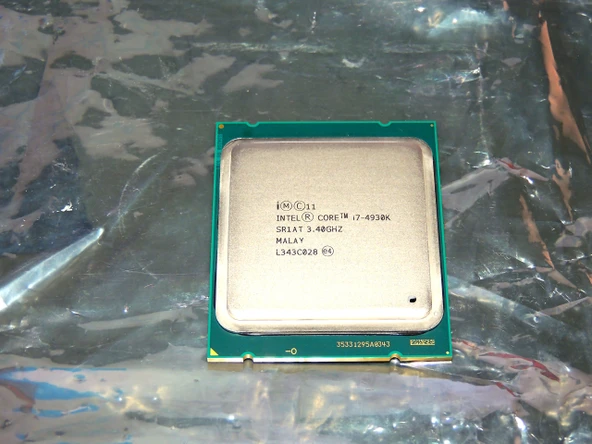 Intel i7-4930K Çekirdek İşlemci (3,9 GHz, Soket 2011, 12M Önbellek, 130 Watt) ürün görseli 1