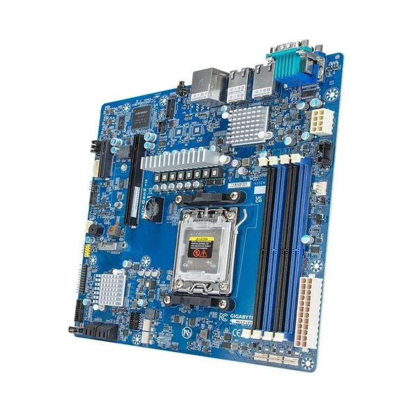Gigabyte MC13-LE1 Soket AM5 Micro-ATX AMD Ryzen 7000 Serisi DDR5 Arabelleksiz ECC/Arabelleksiz Çift Kanallı ECC 2 x 10GbE LAN bağlantı noktaları. Toplu ürün görseli 1