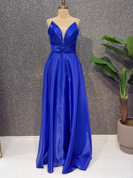 Drape Detaylı Straplez Saten Abiye ürün görseli 1