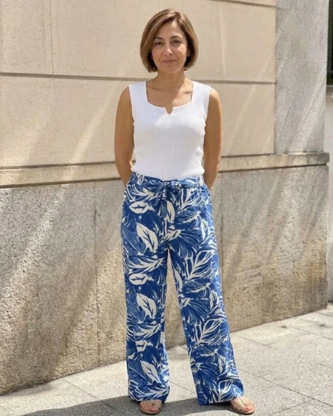 Kadın Pamuklu Yüksek Bel Bol Kesim Geniş Paça Desenli Pantolon ürün görseli 1