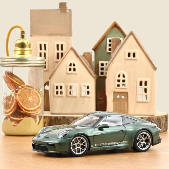 Norev 187472 1/18 Porsche 911 S/T 2023 Malachite Green Metallic ürün görseli 1