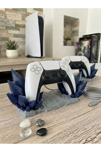 LayerOne PlayStation Konsol Tutucu – Kristal Tasarımlı Dekoratif Stand | 3D Baskı Özel Tasarım ürün görseli 1