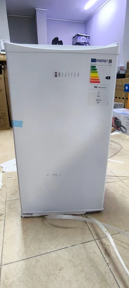 Dijitsu DB 100 Büro Tipi Mini Buzdolabı outlet ürün görseli 1