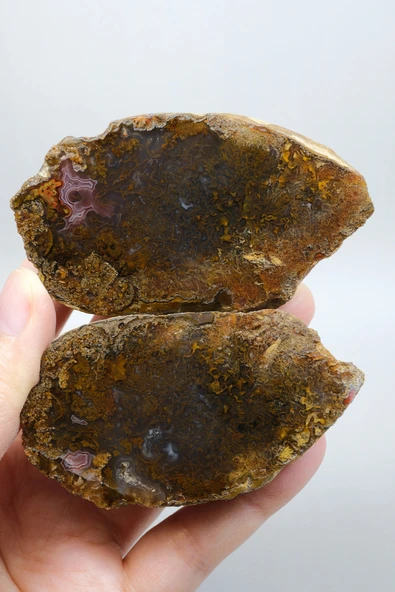 Süslü Altın Oker ve Bronz Tüy Siyah Deniz Akik Taşı ile Yumuşak Pembe Surlar ürün görseli 1