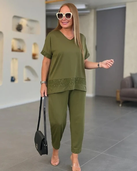 Kadın Kısa Kollu V Yakalı Pul Payetli Viskon Iki Iplik Bluz Ve Pantolon Ikili Takım ürün görseli 1