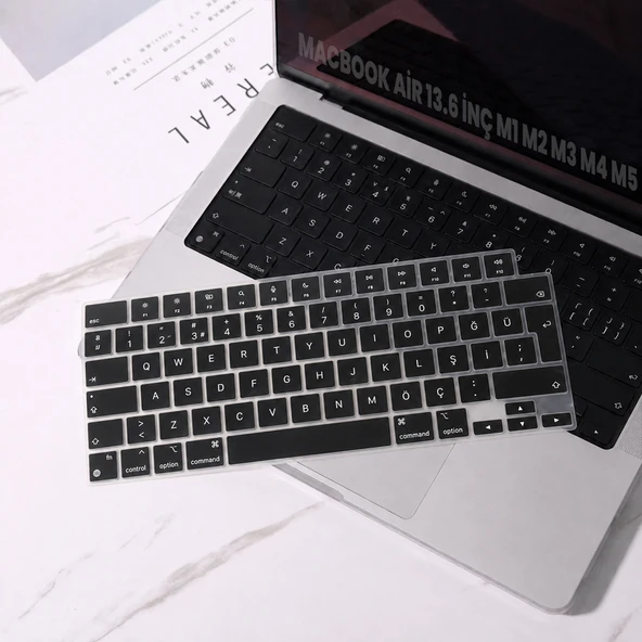 MacBook Air 13.6 İnç M2 M3 M4 M5 A2681 A3113 A3240 A3449 Uyumlu Türkçe Q Klavye Koruyucu Siyah ürün görseli 1