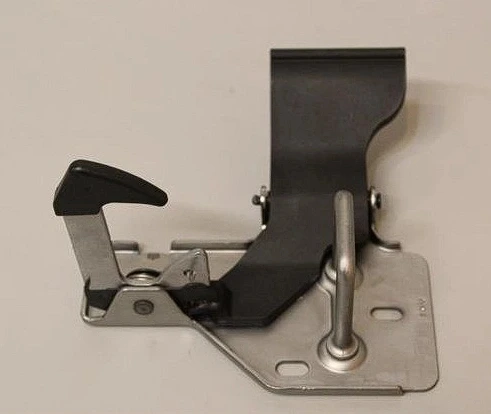 Vw Transporter T5 2004-2010 Kaput Kilidi 7H0823480C ürün görseli 1