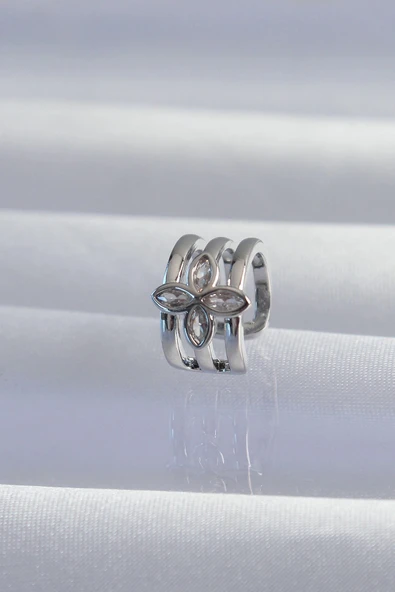 Pirinç Gümüş Renk Yonca Earcuff Küpe ürün görseli 1
