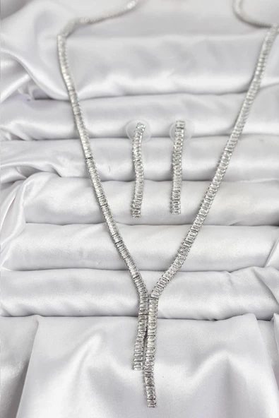 Mey İthalat® Gümüş Renk Baget Zirkon Taşlı Kadın Kolye Küpe Set ürün görseli 1