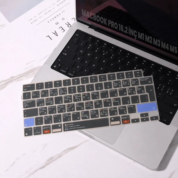 MacBook Pro 16.2 İnç M1 M2 M3 M4 M5 A2485 A2991 Uyumlu Türkçe Q Kısayollu Klavye Koruyucu Silikon ürün görseli 1