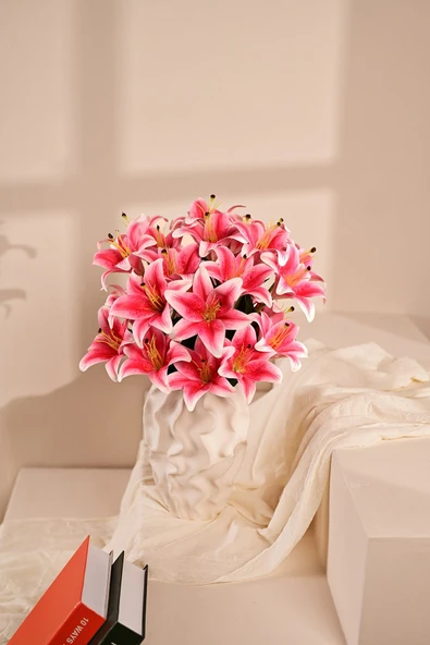 Fuşya Yapay Lilyum Çiçeği 9 Dallı Premium Canlı Islak Dokulu 55 cm ürün görseli 1