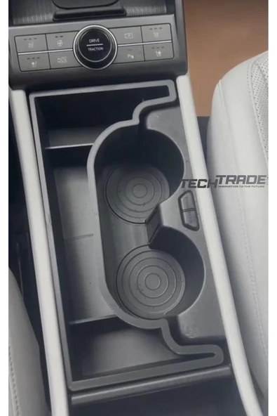 Hyundai Kona 2023-2024 Model Orta Bölme Organizer-3 Bölmeli (ELEKTRİKLİ MODELLERE UYUMLU DEĞİLDİR) ürün görseli 1