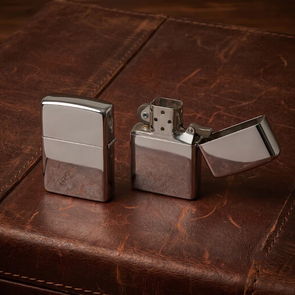 Klasik Zippo Çakmak - Gümüş Renkli - Rüzgara Dayanıklı ürün görseli 1