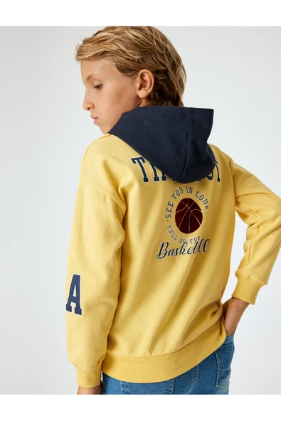 Koton Erkek Çocuk Kapşonlu Sweatshirt Baskı Detaylı Renk Bloklu Uzun Kollu ürün görseli 1