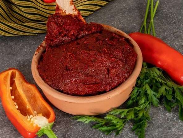 EV TİPİ ACI BİBER SALÇASI 2 kg ürün görseli 1