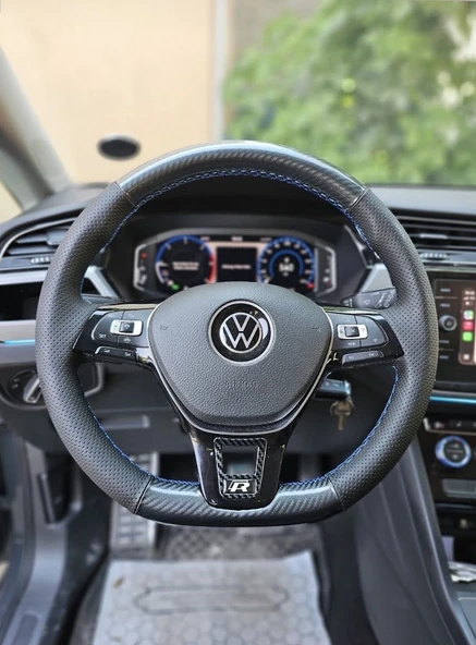 Volkswagen Golf 7 2012-2019 F1 Araçlarına Uyumlu Araca Özel Direksiyon Kılıfı ürün görseli 1