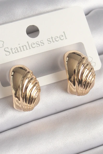 Pirinç Gold Renk İşleme Detaylı Yarım Halka Model Kadın Küpe ürün görseli 1
