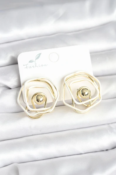 Pirinç Gold Renk Beyaz Mineli Geometrik Gül Model Kadın Küpe ürün görseli 1