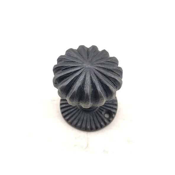Antika Tarz Dekoratif Pirinç Açarlı Kapı Babası - 50Mm, Oksit ürün görseli 1