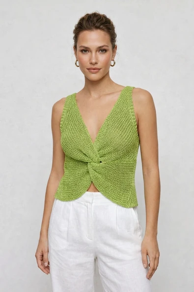 Twist Knot Detaylı Premium Kadın Triko Bluz – V Yaka Örgü Dokulu Şık Crop Tasarım - Yeşil ürün görseli 1