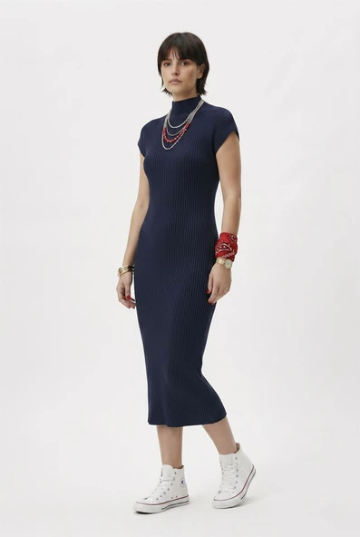 Modern Fit Sıfır Kol Yarım Balıkçı Yaka Triko Elbise - Lacivert ürün görseli 1
