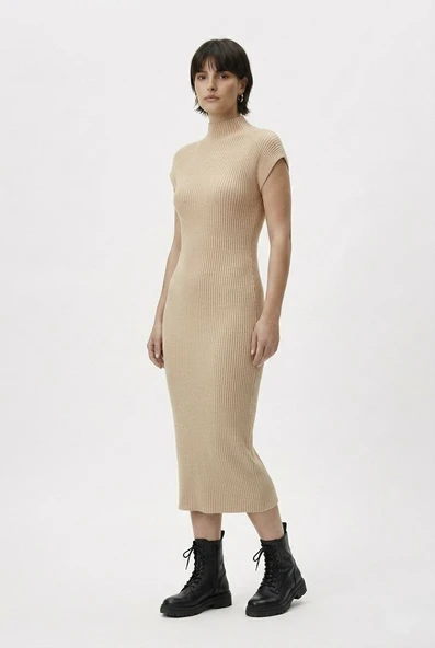 Modern Fit Sıfır Kol Yarım Balıkçı Yaka Triko Elbise - Bej ürün görseli 1