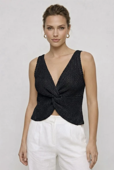 Twist Knot Detaylı Premium Kadın Triko Bluz – V Yaka Örgü Dokulu Şık Crop Tasarım - Siyah ürün görseli 1