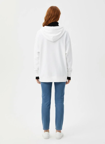 Kadın Beyaz Kapüşonlu Oversize Sweatshirt - Beyaz - Resim 2