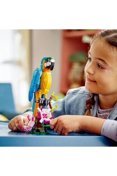 LEGO ® Creator Egzotik Papağan 31136 - 7 Yaş ve Üzeri Çocuklar için Oyuncak Yapım Seti (253 Parça) ürün görseli 1