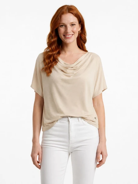 Kadın Basic Bej Kayık Yaka Kısa Kollu T-Shirt - Bej ürün görseli 1