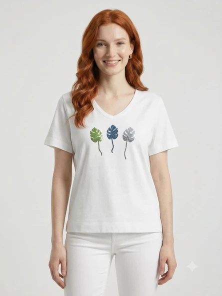 Kadın Beyaz V Yaka Yaprak Detaylı Pamuklu T-Shirt - Beyaz ürün görseli 1
