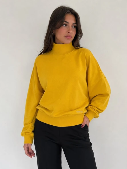Kadın Oversize Sarı Yarım Balıkçı Yaka Triko Kazak - Sarı ürün görseli 1