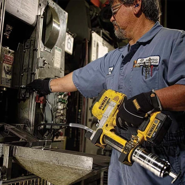 Dewalt DCGG571M1 Li-Ion 18V 4.0Ah  Şarjlı Gres Tabancası - Resim 3
