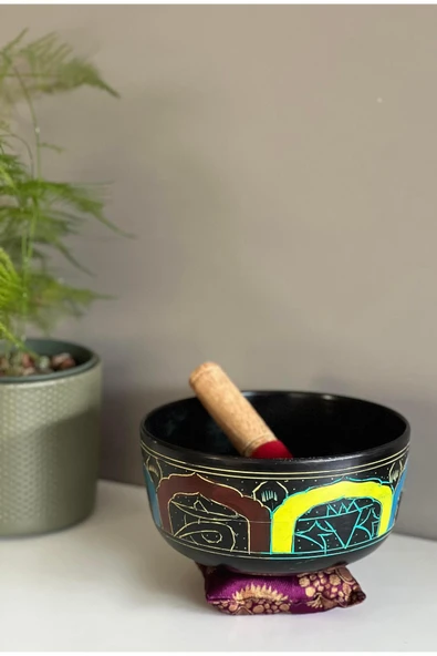 Mia 3 Renk Motifli Tibet Meditasyon Çanağı/Meditasyon Kasesi (Singing Bowl) ve Mürdüm Alt Yastığı Seti ürün görseli 1