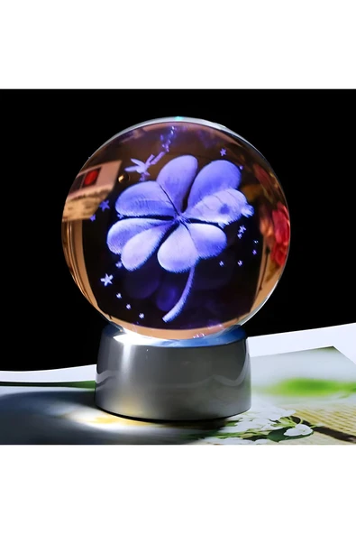 Wolawood Kristal Cam Kar Küresi 3D Yonca Çiçeği Temalı – Pilli LED Işıklı Dekoratif Hediyelik Masaüstü Lamba ürün görseli 1
