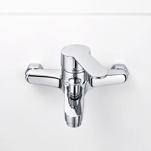 Modern Lüks Banyo Bataryası Krom Kaplama Duvar Tipi Şık Tasarım Sıcak Soğuk Su Girişli Musluk ürün görseli 1