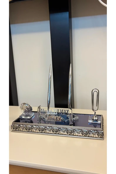 Ozk Atelier Lüks Kristal Çerçeveli Masaüstü İsimlik Gümüş ürün görseli 1
