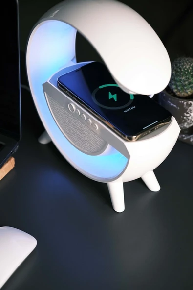 Beyaz Bluetooth Hoparlörlü Masa Lambası, Kablosuz Şarj Özellikli ve 2 Saat Dinleme Süresi ürün görseli 1