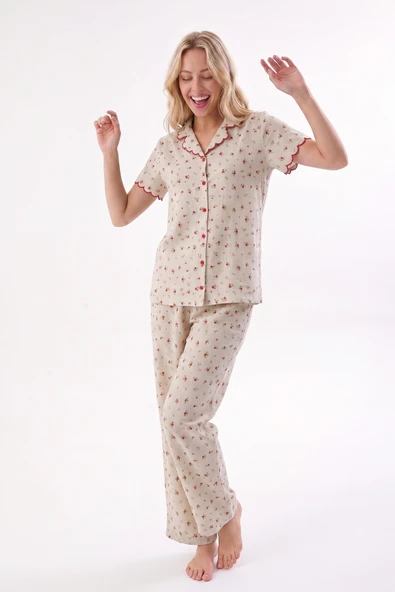 Ekru Küçük Çiçekli Önden Düğmeli Pijama Takımı ürün görseli 1