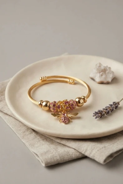 Pembe Arı Model Gold Renk Charm Bileklik ürün görseli 1