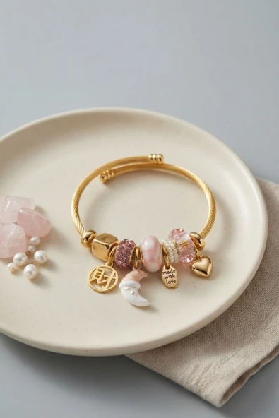 Ay ve Kalp Pembe Charmlı Kadın Bileklik - EBJ260725W44545 ürün görseli 1