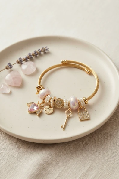 Pembe Kalp Model Gold Renk Charmlı Bileklik - EBJ260725W44441 ürün görseli 1