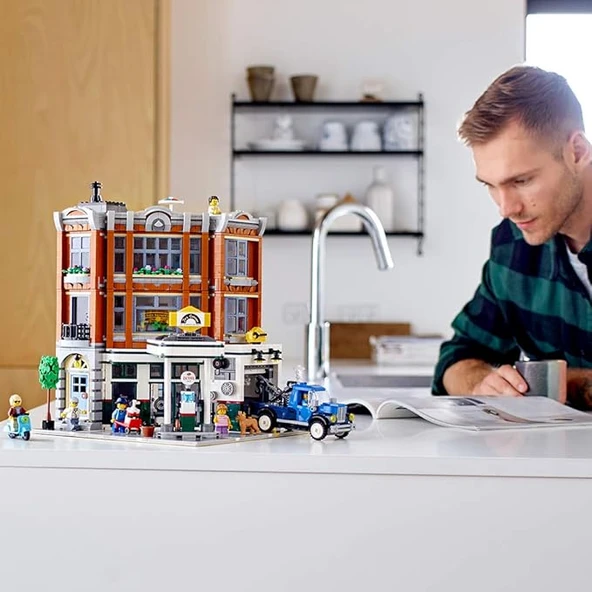Lego 10264 Creator Expert Corner Garage - Resim 2