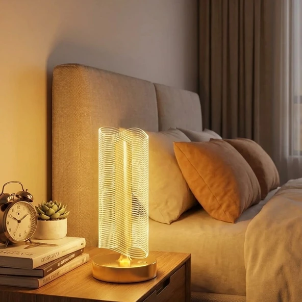 Dalgalı Silindirik Kristal Çizgili Model LED Masa Lambası – Gold Tabanlı, Dokunmatik, 3 Renk Işık Modlu, Şarjlı Modern Dekoratif Gece Lambası (5224) ürün görseli 1
